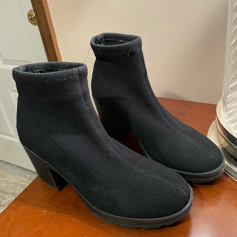 Mix no6 sock booties size 9